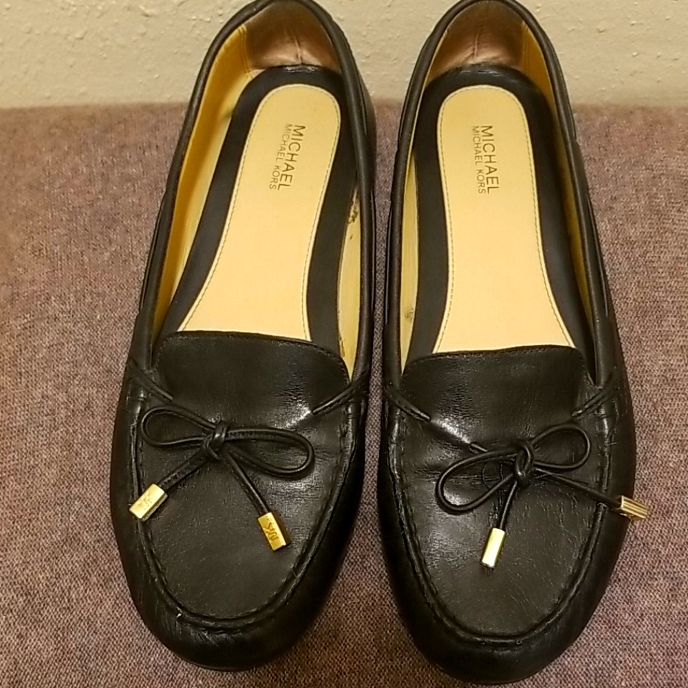 Preloved Michael Kors Leather Loafers!